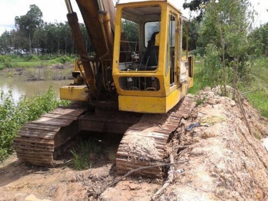 ขายด่วน ! แบคโฮ SUMITOMO 120 เครื่อง 6D15 เครื่องดี ปั้มแรงดี เอวแน่น บู้ชไม่แตก โซ่พอใช้ พร้อมใช้งานเลย