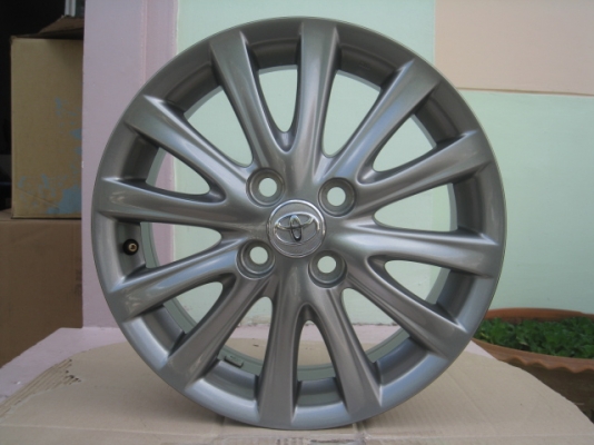 ขายล้อแม็ก Toyota vios 12 ก้านสีรมดำ 15"x5.5" et45 4รู100 พร้อมน็อตเดิมครับ  สนใจติดต่อเล็กคลองสามครับ (081-3747940)