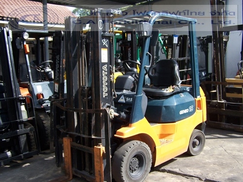 ขายรถ โฟล์คลิฟท์ TOYOTA รุ่น 7-FD15