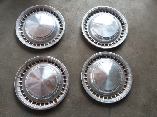 ขายฝาตบล้อขอบ14หน่อยครับ