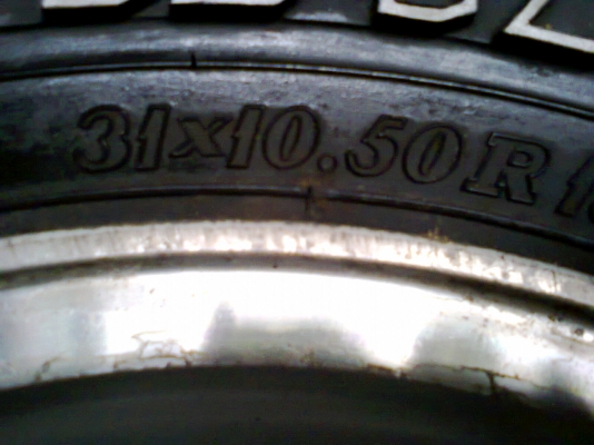 R15X8.5 ET-5 6/139 ยาง31X10.5 มีกินข้าง2เส้นไม่สวย