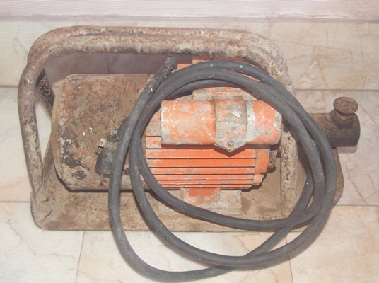 ขายมอเตอร์จี้ปูน ราคา 2000 บาท เสียบปลั๊กใช้ได้เลย ขายมอเตอร์จี้ปูน ราคา 2000 บาท เสียบปลั๊กใช้ได้เลย