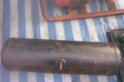 แตรลมพร้อมถังสภาพพร้อมใช้งานครับพร้อมถังลม  ดังสนั่นครับราคานี้คุ้มครับ