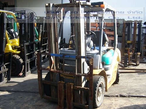ขาย รถโฟล์คลิฟท์ KOMATSU รุ่น FD20T-15