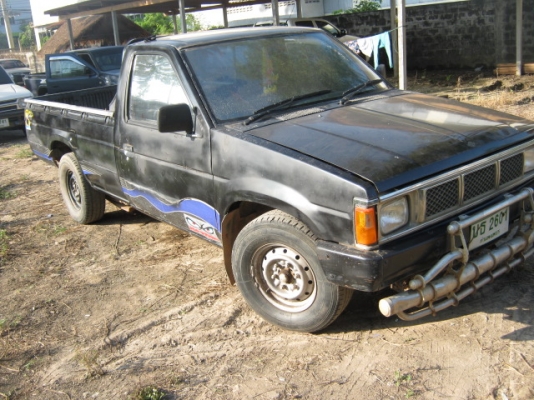 นิสสัน TD 2500 ขายถูกเครื่องดี คลัสซีสวย ภายในเอี่ยม โทร 087-851-5148