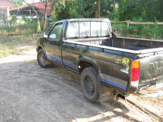 นิสสัน TD 2500 ขายถูกเครื่องดี คลัสซีสวย ภายในเอี่ยม โทร 087-851-5148