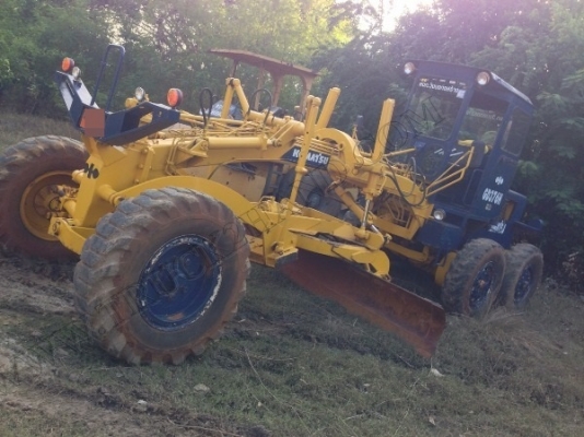 รถเกรด โคมัตสุ GD376H