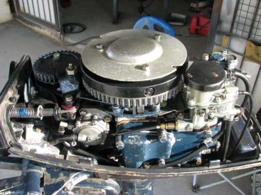 เครื่องเก่า 9 แรง ทองขาว หางสั้น เครื่องเก่า 9 แรง ทองขาว หางสั้น