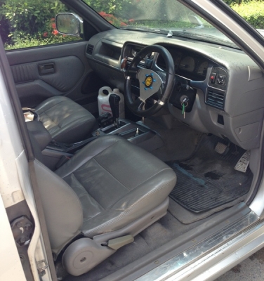 รถครอบครัวพร้อมใช้งานเครื่องช่วงล่างดี สีสวยๆครับ