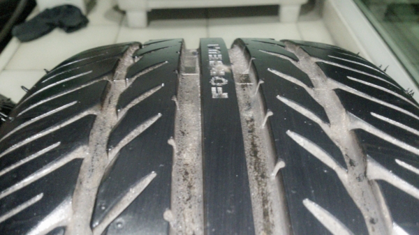 ขายยาง FORCEUM D850 195/45/15 ดอกเยอะมาก ยางปี 2013