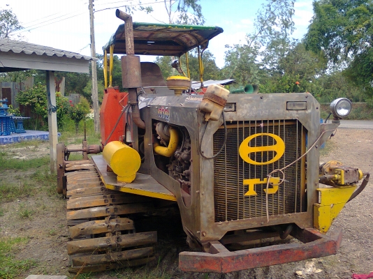 ขายด่วนรถตีไทยเจริญคู่รถหกล้อห้างร็อกกี้ช่วงยาว7เมตรเทเลอร์พร้อมใช้