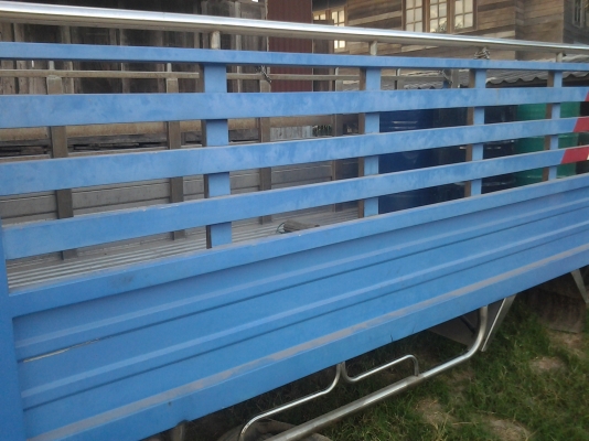 ขายกะบะสเตนเลสหกล้อNKRสภาพสวย