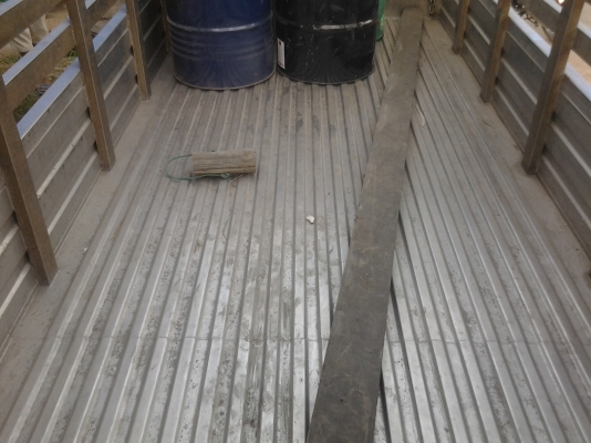 ขายกะบะสเตนเลสหกล้อNKRสภาพสวย