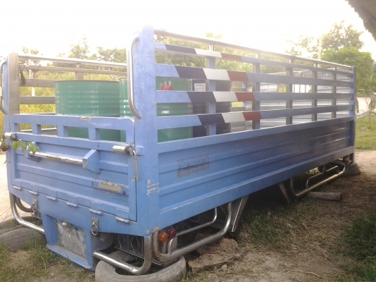 ขายกะบะสเตนเลสหกล้อNKRสภาพสวย