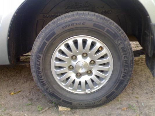 ขาย ISUZU DRAGON EYE SLX2500 โบว์ ปี2000 พ่อค้าตัดได้230000คับ ขาย ISUZU DRAGON EYE SLX2500 โบว์ ปี2000 พ่อค้าตัดได้230000คับ