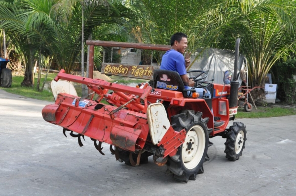 ขายรถไถYANMAR F15D ขับ4ล้อ พร้อมโรตารี่ สภาพสวยเดิมจากญี่ปุ่น 85,000 เท่านั้น!!