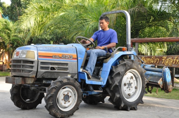 ขายรถไถ ISEKI4WD พร้อมโรตารี่หลัง สภาพสวยเดิมญี่ปุ่นไม่เคยใช้งานในไทย 125,000 บาท