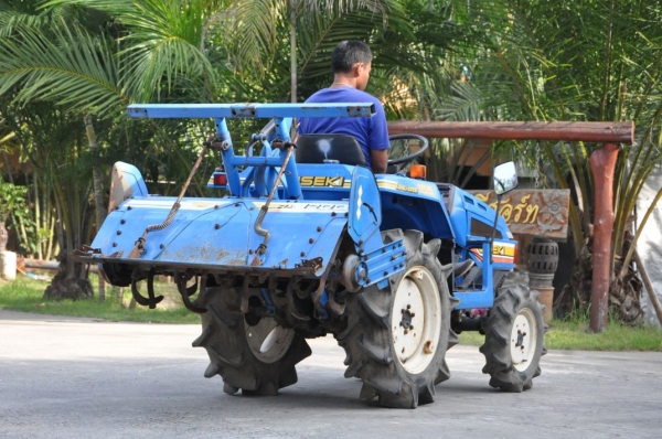 ขายรถไถ ISEKI4WD พร้อมโรตารี่หลัง สภาพสวยเดิมญี่ปุ่นไม่เคยใช้งานในไทย 95,000 บาท