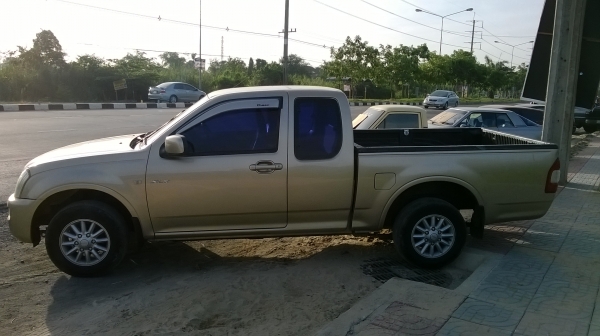 ขายรถ isuzu D MAX slx ปี 05  298000