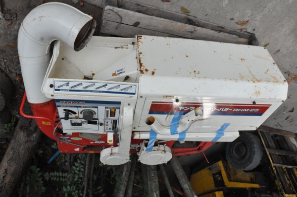 ขายเครื่องสีข้าว yanmar RHM25 สภาพสวยเดิมจากญี่ปุ่นยังไม่เคยใช้ในไทย35,000เท่านั้น!!