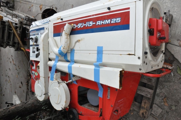ขายเครื่องสีข้าว yanmar RHM25 สภาพสวยเดิมจากญี่ปุ่นยังไม่เคยใช้ในไทย35,000เท่านั้น!!