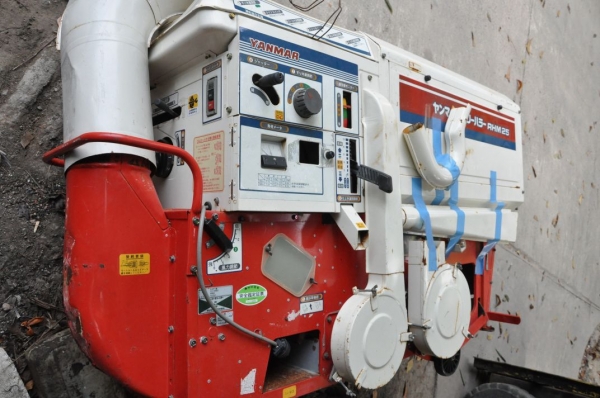 ขายเครื่องสีข้าว yanmar RHM25 สภาพสวยเดิมจากญี่ปุ่นยังไม่เคยใช้ในไทย35,000เท่านั้น!!