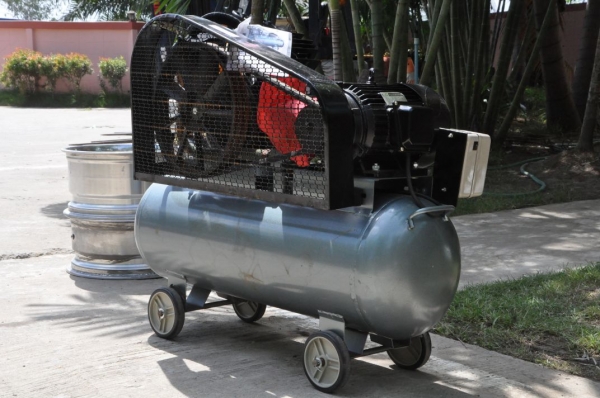 ขายปั้มลม2สูบ ใหม่ๆ เปิดตู้ติดมา(ไต้หวัน) คุณภาพส่งออก ยังไม่เคยใช้งานในไทย19,000เท่านั้น!!