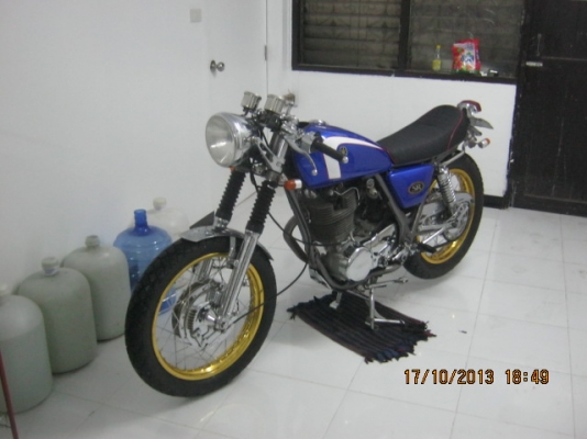 ขาย  sr 400  แต่งเต็มสไตล์คาเฟ่