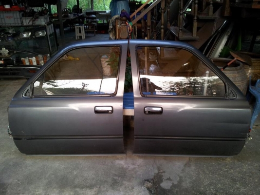 ประตูคู่หน้า Surf 130 แผงในสวยครับ