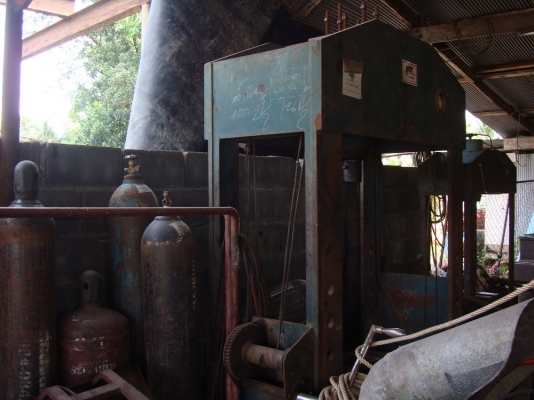 เครื่องอัด 100 ตัน