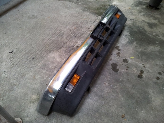 กันชนหน้า Mu มุมบาน ไม่บุบ สภาพดี