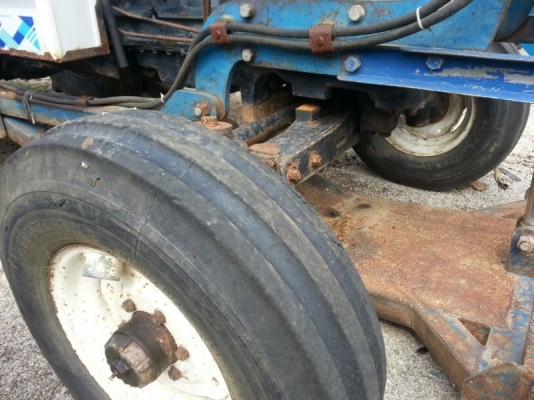 รถไถ FORD AT 6610 ( ตัวแท้.) ปี 47. ( เพลา เดียว. ) สนใจติดต่อ 081 - 6079515 รถไถ FORD AT 6610 ( ตัวแท้.) ปี 47. ( เพลา เดียว. ) สนใจติดต่อ 081 - 6079515