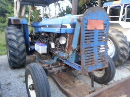 รถไถ FORD AT 6610  ( ตัวแท้.)  ปี 47. ( เพลา เดียว. )    สนใจติดต่อ 081 - 6079515