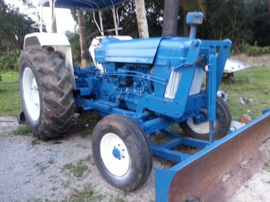 รถไถ FORD 6600 ( ตัวแท้.) ( เสื้อลาย ) สนใจติ ดต่อ 081 - 6079515 รถไถ FORD 6600 ( ตัวแท้.) ( เสื้อลาย ) สนใจติ ดต่อ 081 - 6079515