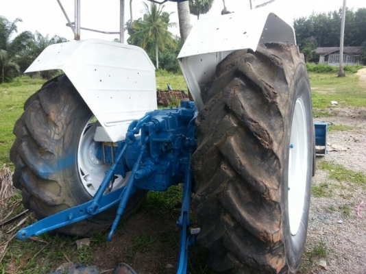 รถไถ FORD 6600 ( ตัวแท้.) ( เสื้อลาย ) สนใจติ ดต่อ 081 - 6079515 รถไถ FORD 6600 ( ตัวแท้.) ( เสื้อลาย ) สนใจติ ดต่อ 081 - 6079515