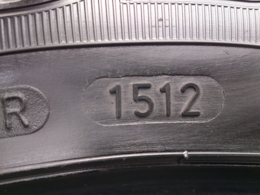 ขายยาง GOOD YEAR 205/55R16 ยางสัปดาห์ที่15 ปี12 ดอกยางสวยลึกนิ่มเท่ากัน 1 ชุด