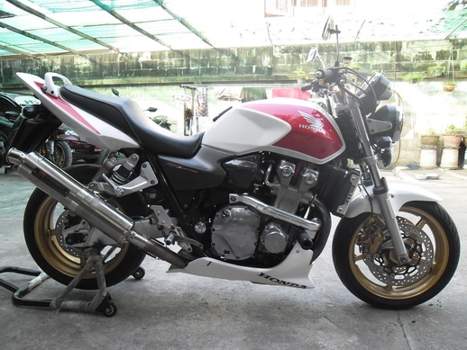 ขาย cb 1300 ปี 04 สี่เดิมญี่ปุ่น ท่อ full กันสบัด WP ทะเบียนแท้