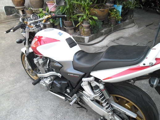 ขาย cb 1300 ปี 04 สี่เดิมญี่ปุ่น ท่อ full กันสบัด WP ทะเบียนแท้