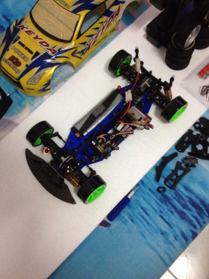 ขอขายรถบังคับสายพาน ไฟฟ้า รีโมทดิจิตอลของ futaba 2pl รายละเอียด ติดต่อ โทร0875077464โส ไห้หมดเลย ตามรูปเลยคับ ราคา4500บาท