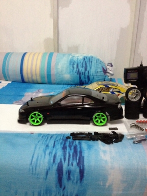 ขอขายรถบังคับสายพาน ไฟฟ้า รีโมทดิจิตอลของ futaba 2pl รายละเอียด ติดต่อ โทร0875077464โส ไห้หมดเลย ตามรูปเลยคับ ราคา4500บาท