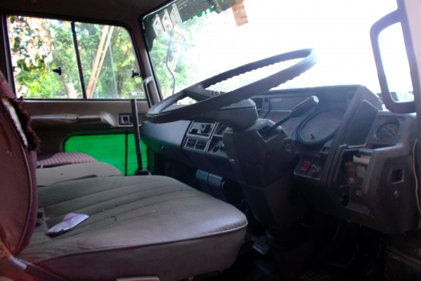 ขายด่วนรภ6ล้อHINOFDเครือง185แรงม้ารถสวยมากยาง8.25