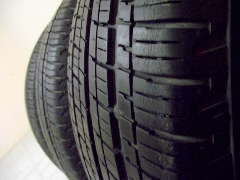 ขายยาง bridgestone 225 65 17 ถูกๆครับ