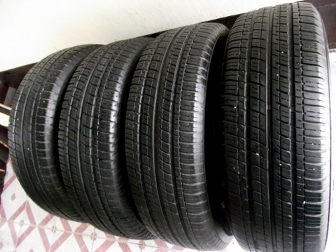 ขายยาง bridgestone 225 65 17 ถูกๆครับ