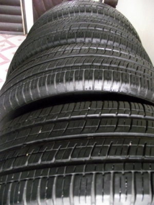 ขายยาง bridgestone 225 65 17 ถูกๆครับ