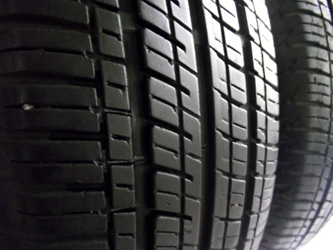 ขายยาง bridgestone 225 65 17 ถูกๆครับ