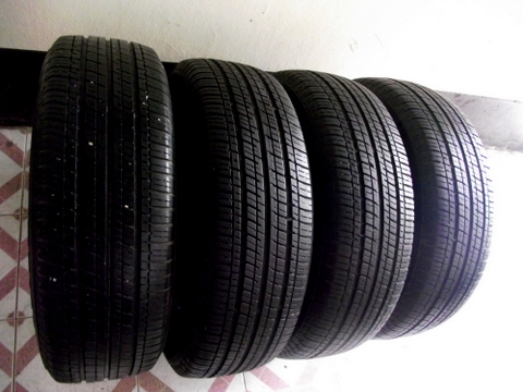 ขายยาง bridgestone 225 65 17 ถูกๆครับ