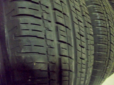 ขายยาง bridgestone 225 65 17 ถูกๆครับ