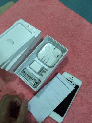 ขาย IPHONE5 สีขาว 64 Gb เครื่องศูนย์ดีแทค 19,500 บาท ขาย IPHONE5 สีขาว 64 Gb เครื่องศูนย์ดีแทค 19,500 บาท
