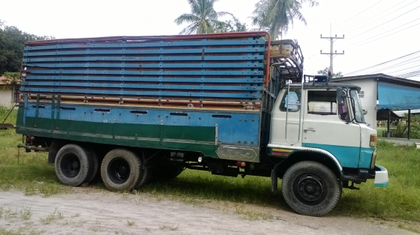 10ล้อเพลาเดียว KT925 เก่าแต่แจ๋ว....เครื่องนิ่ม คัสซีสวยมาก หัวเก๋งยกเบา..