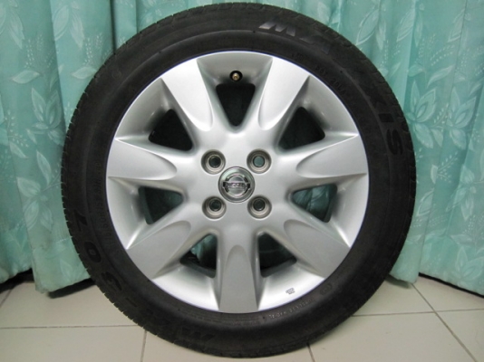 ขายล้อแม็ก Nissan march ขอบ 15 พร้อมยางปลายปี 12 สภาพสวยๆ